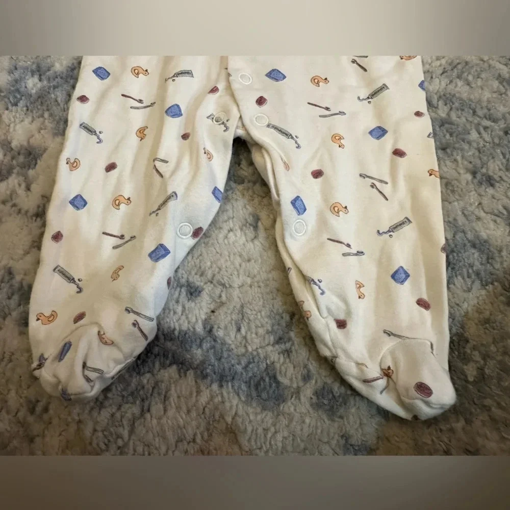 Vitamins Vintage Babycore Bath Time Print Footie Sleeper 0-3M